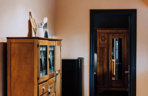 Budgee Budgee House | The Gully Dreamy Cabin on Acres of Outback Charm