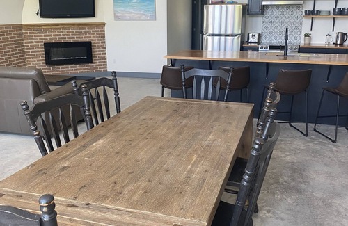 Howe Island House | The Hangar on Howe, Unique waterfront house