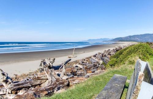 Cape Meares House | The Heron's Nest Vacation Rental