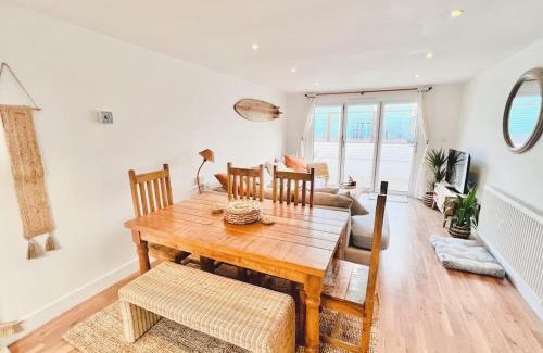 Newquay House | The Hideout - Newquay - Fully Stocked Eco Escape