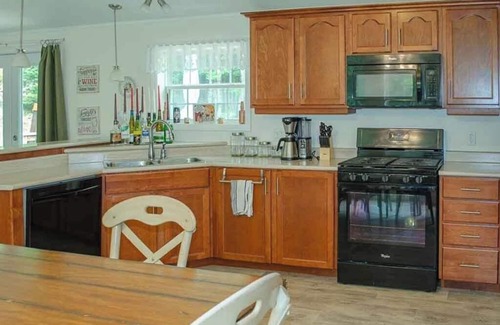 Faraday Cottage | The Hiding Place - Two Bedroom Cottage, Sleeps 6