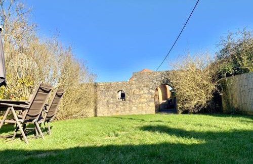 Nunney House | The Hollow