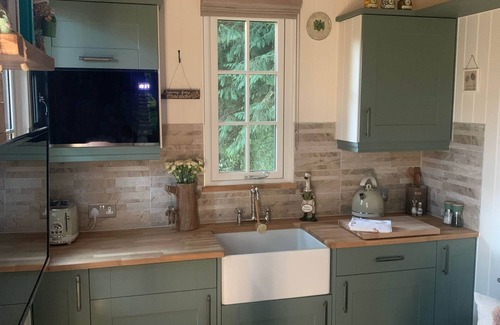 Lowton Cabin | The Hut at Belle Vue