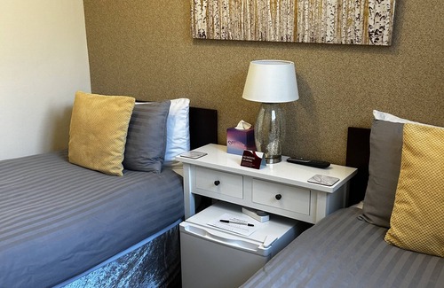 North Shore Hotel | The Inglewood Hotel