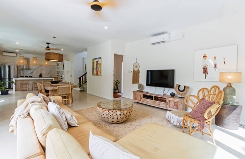 Dyanapura Villa | The Interlude 3 Bedroom Villa Full Staff In Prime Location