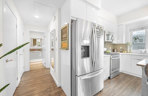 Mission District Condo | The Iris DT Condo with AC in Mission