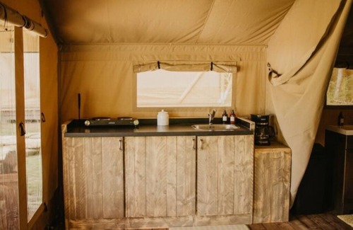 Flag Pond Cabin | The Jammer Unit 3 - Glamping Retro
