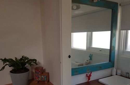McCrae House | The kids play in the Fun house, you relax. Only 4min drive to mccrae lighthouse!