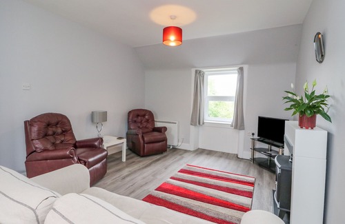 Taynuilt Apartment | THE KNOWE UPPER, pet friendly, country holiday cottage in Taynuilt