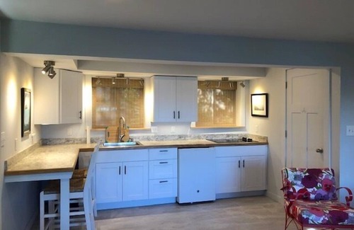 Ludington House | The Lake House - Sleeps 8