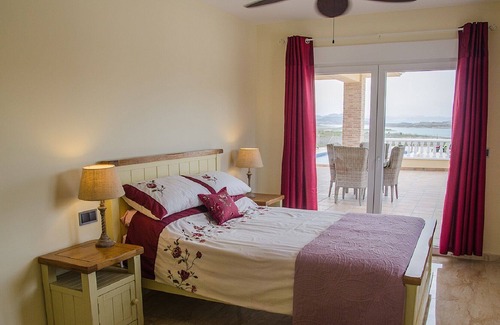 Lo Rufete Villa | The Lake House superb luxury 5 star Premier Villa in stunning lake side location