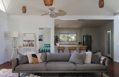 Wooloweyah House | The Lakehouse - absolute waterfront retreat
