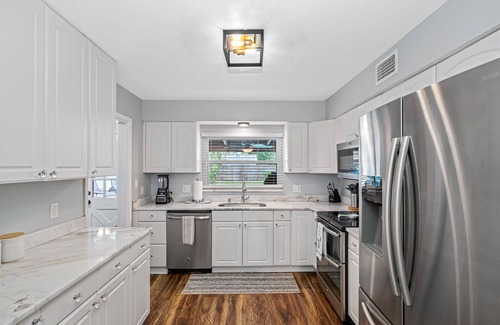 Winter Haven House | The Lakeview Oasis Getaway!