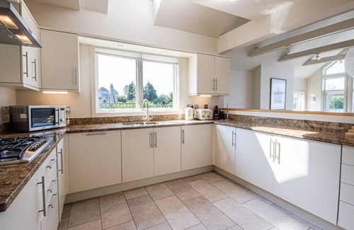 South Cerney House | The Landings 11, Water View (P)