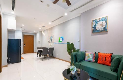Hang Xanh Apartment | the landmark area - the buildings nearby Landmark 81