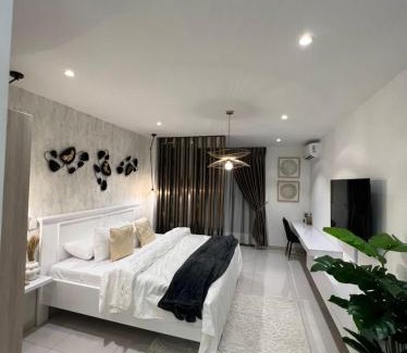 Accra Apartment | The Lennox Luxury Apartment