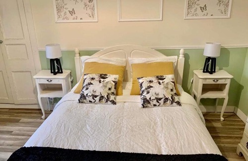 Chateaulin Bed & Breakfast | The LightHouse Chambres à louer