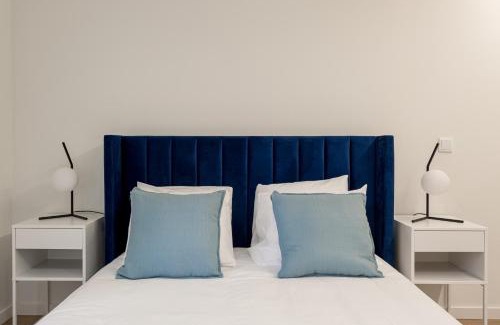 Linda-a-Velha Apartment | The Lisbon Hideaway, 2 Bed Urban Terrace Stay
