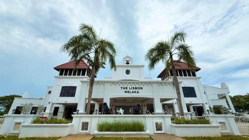 Malacca City Hotel | The Lisbon Melaka, Trademark Collection by Wyndham