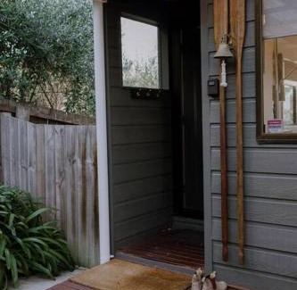 Bicheno House | The Little Lobster