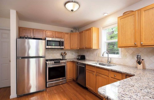 Lackawaxen Ski Chalet | The Lookout * Lake * Masthope * Firepit * Arcade