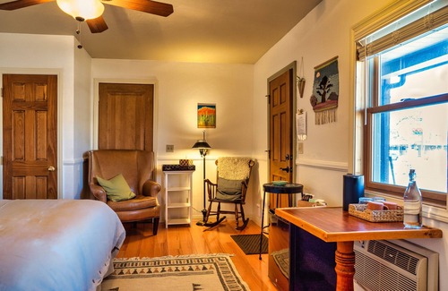 Escalante Hotel | The Loubird Inn