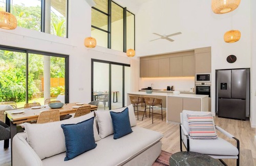 Pointe aux Canonniers Apartment | The Luxe Retreat - Chic & Comfy