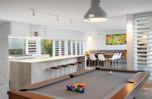 Peregian Beach Villa | The Luxury White House