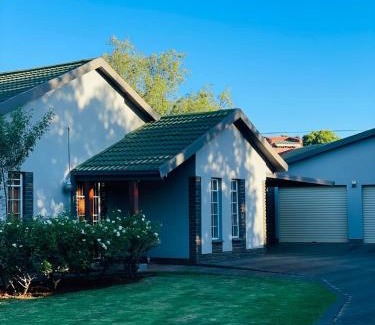 Bloemfontein House | The M-Pire Cottage