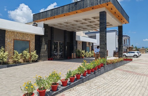 Bail Parao Apartment | The Maasai Mara Resort Corbett