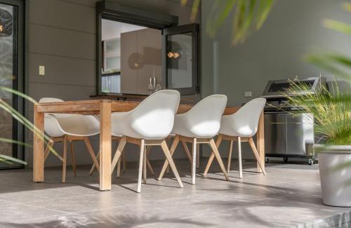 Smiths Lake House | The Mac