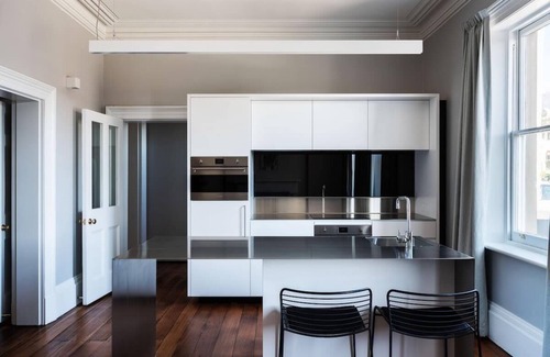 Hobart Central Business District Apartment | The Macquarie Summary