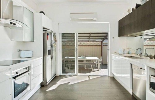 The Entrance House | The Manning Pool House