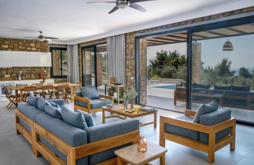 Sithonia Apartment | The Mavrolitharo Residence