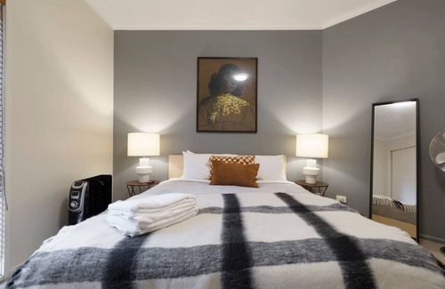 Kensington Apartment | The Mawbey An Urban Top floor Industrial Loft