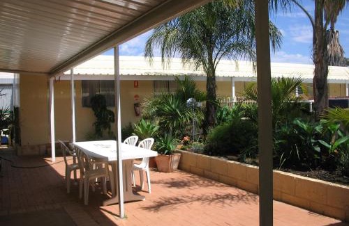 Kalgoorlie House | THE MEYERS HOUSE - ACCOMMODATION