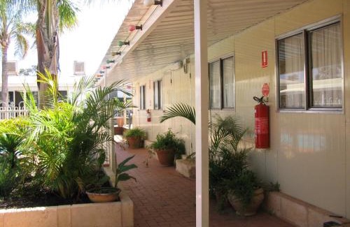 Kalgoorlie House | THE MEYERS HOUSE - ACCOMMODATION