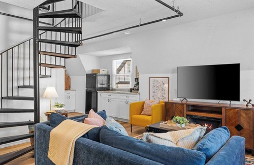 Branson Theater District House | The Mill on the Strip! Walk to Everything!