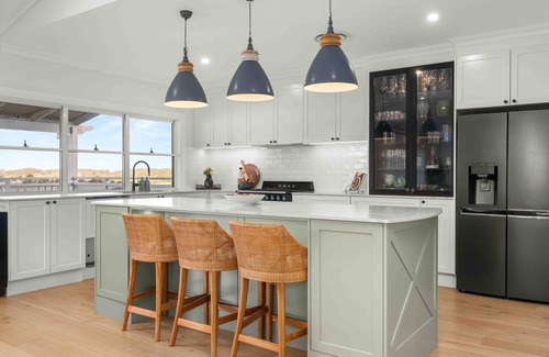 Milton House | The Milton Haven - Pet Friendly & Heated Pool