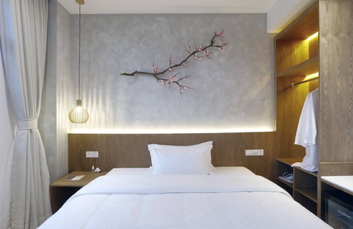 Xinbei Hotel | The Moment We Met