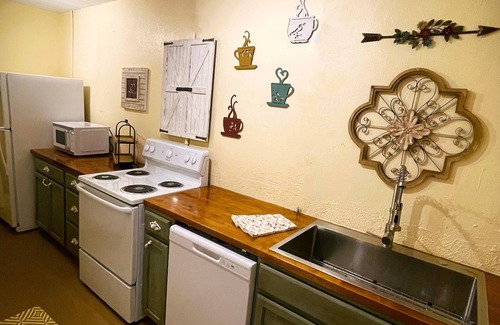 Tombstone House | The Moriah- An exquisitely decorated home with an 1800's look located in town.