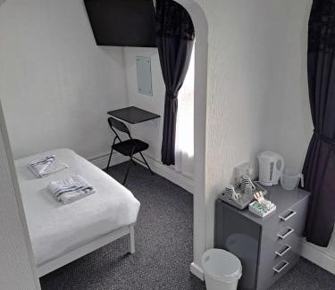 South Shore Bed & Breakfast | The Mornington Hotel