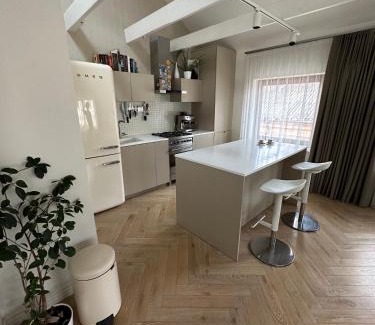 Liberty Avenue Apartment | The Most Central Apartment