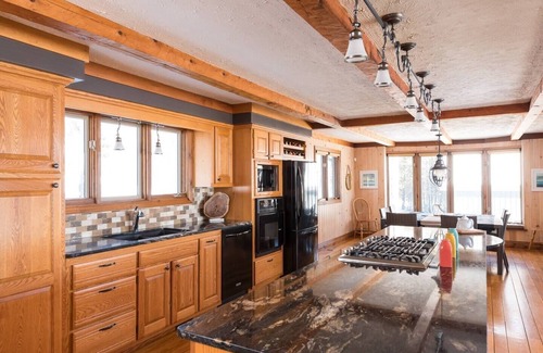 Trent Lakes Cottage | The Mystic on Bald