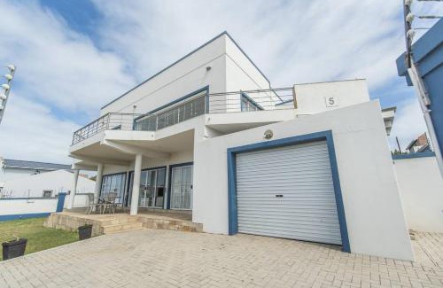 Humewood Apartment | The Nautical Nook