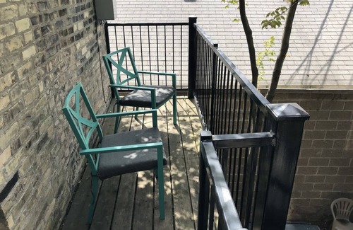 Park West Hotel | The Neighborhood Hotel - Lincoln Park 302 - One Bedroom w/Patio