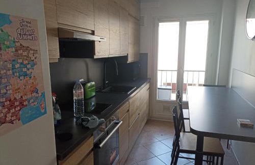 La Californie Apartment | The NICE - 3 rooms, 3air cond, 3TV, 3fans, 2 wc, WIfi everywhere 5min aeroport, train, beach, 1min tram, 15 min centre, port, parking possible