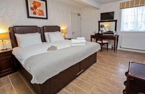 Monksilver Hotel | The Notley Arms Inn