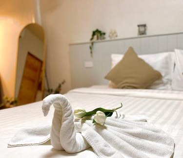 Koh Lan Hotel | The O room