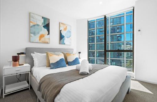 South Melbourne Apartment | The Oasis - Brand NEW 2Bedroom APT with Parking, Heated Pool and GYM